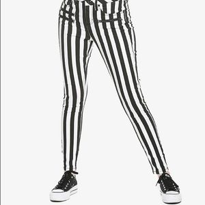Hottopic Blackheart stripped jeans